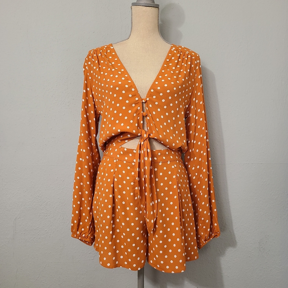 Flynn Skye Piper Romper Pumpkin Seeds Long Sleeve Crop Tie Front‎  Size Medium
